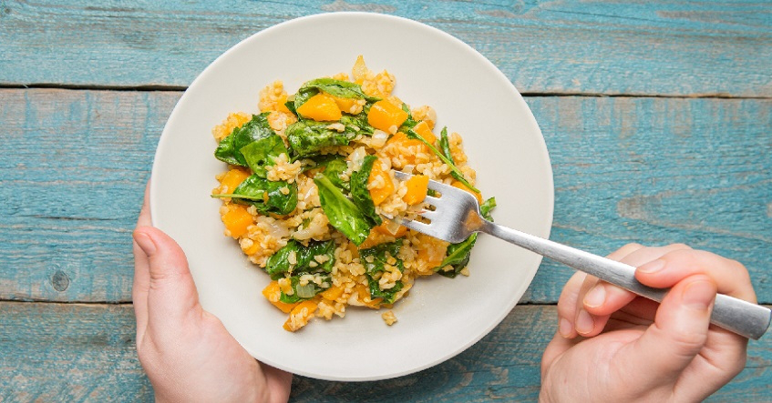 Tabulé de espinacas y menta fresca