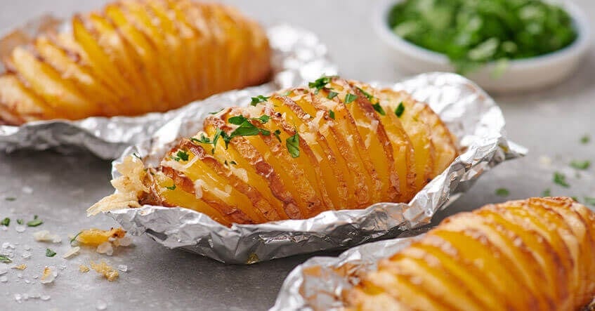 Patatas Hasselback: receta sueca fácil