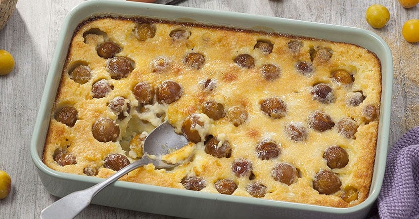 Pastel francés de ciruelas y almendra