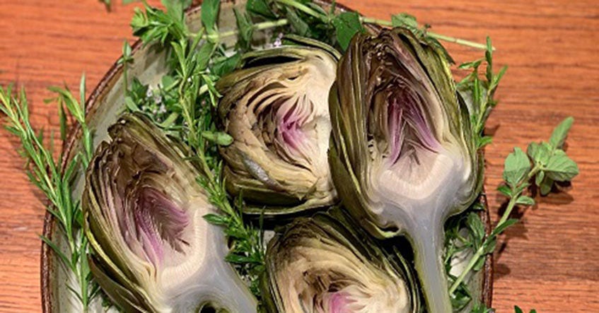 Cocinar alcachofas: receta fácil con hierbas