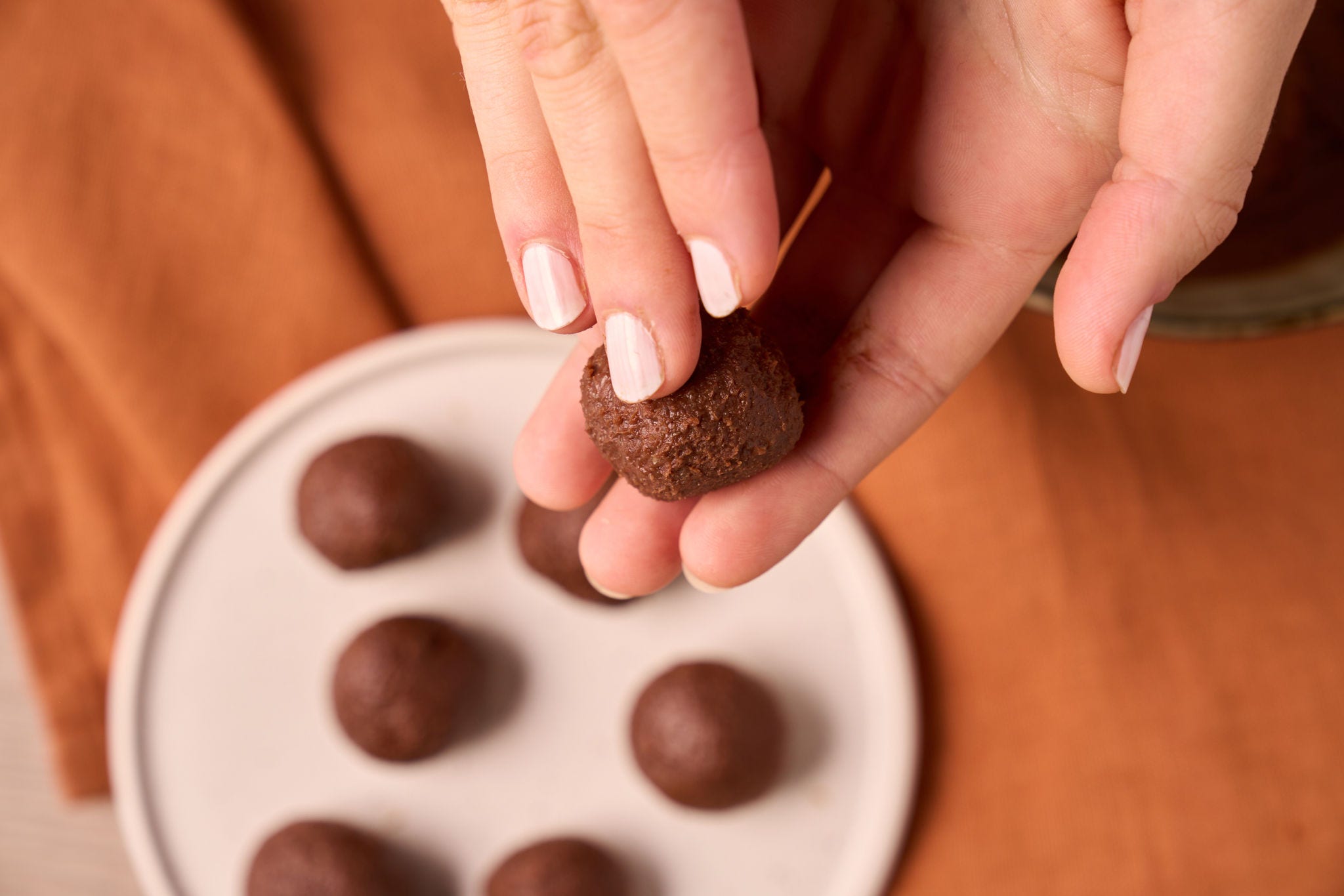 Trufas de chocolate y praliné casero con un toque de jengibre