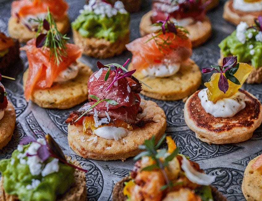 Canapés chics y festivos: ideas gourmet para el aperitivo