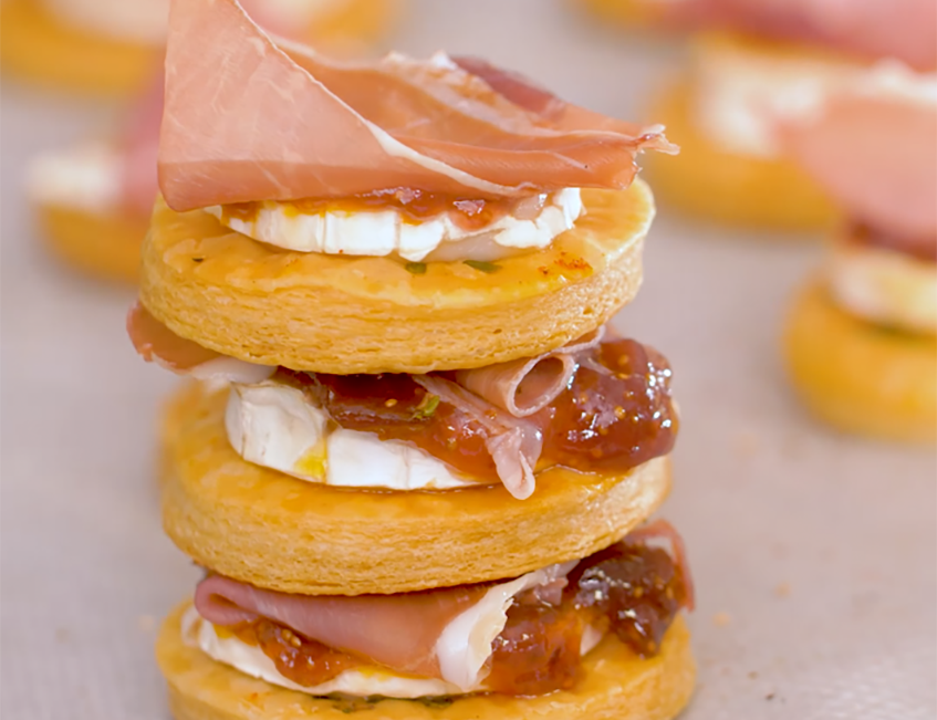 ¡Pasteles de queso de cabra, jamón y higo: la receta gourmet de aperitivos que hay que probar!