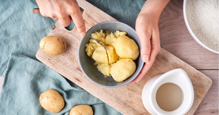 Pan casero de patata crujiente: receta fácil