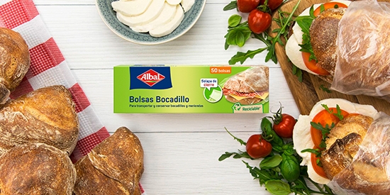 Alimentos siempre frescos con las Bolsas para bocadillos con solapa de Albal®.